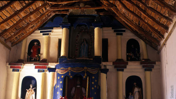 Interior de Iglesia del norte de Chile