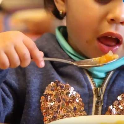 Uso de pocillos en el momento del almuerzo