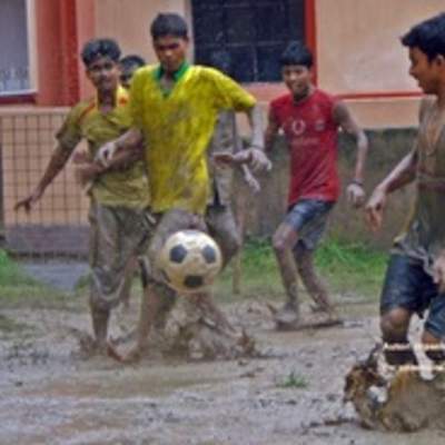 Fútbol bajo la lluvia