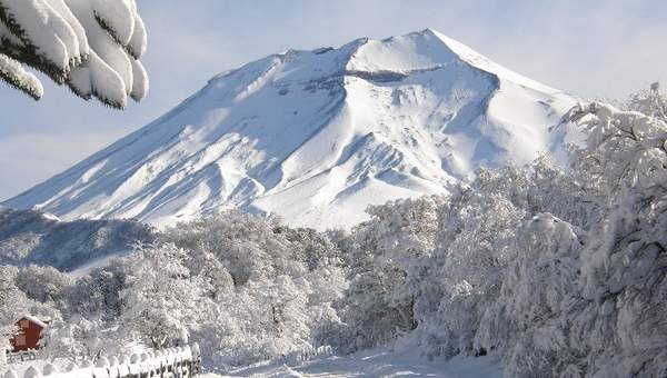 Volcán Lonquimay con nieve