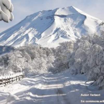 Volcán Lonquimay con nieve