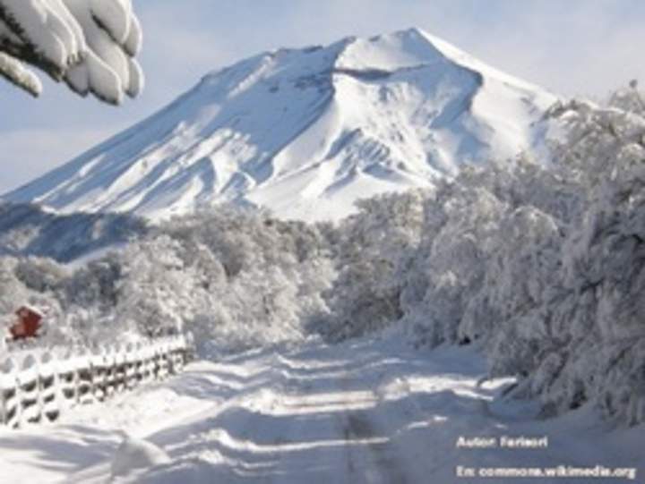 Volcán Lonquimay con nieve