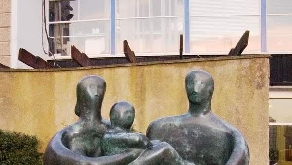 Grupo Familiar de Henry Moore