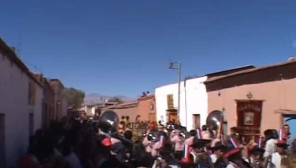 Video de actividad sugerida: LC02 - Lickanantay - U1 - N°8: RELACIONAN CANTOS TRADICIONALES CON CEREMONIAS PROPIAS DEL PUEBLO LICKANANTAY.