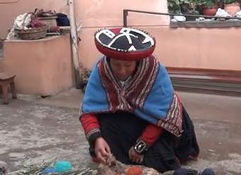 Video de Actividad sugerida: LC03 - Quechua: Recrean la técnica ancestral quechua de teñido de lanas con elementos naturales