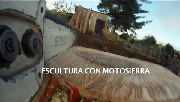 Escultura con motosierra