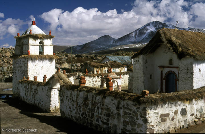 Iglesia de Parinacota