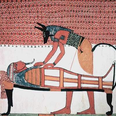 Anubis junto a la momia de Sennedjem