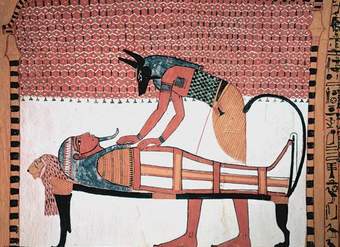 Anubis junto a la momia de Sennedjem