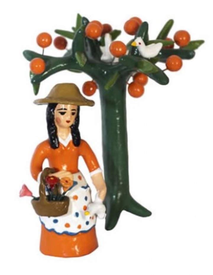 Campesina con árbol, cerámica de Talagante