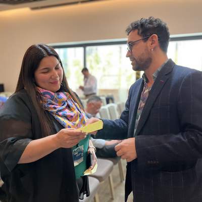 Coordinadora nacional representa al Mineduc en la Feria Internacional del Libro de Santiago 2023