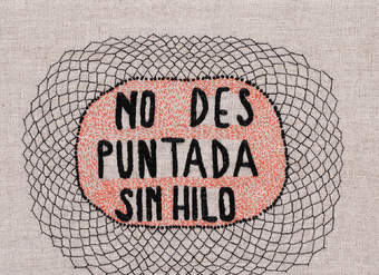 No des puntada sin hilo