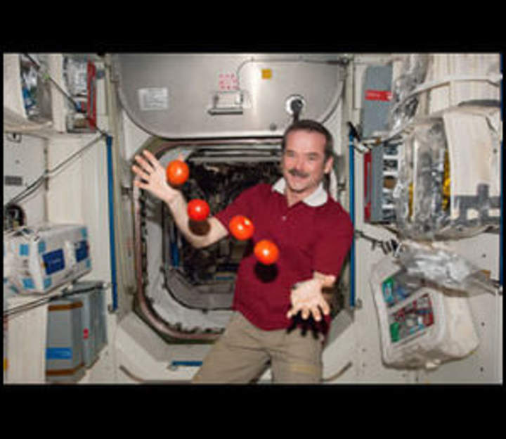 Fluidos en el espacio Fluidos en el espacio