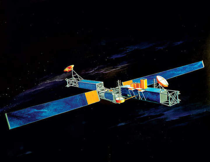 Cómo orbitan los satélites Cómo orbitan los satélites