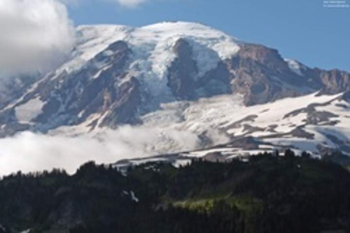 Montaña con nieve