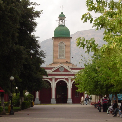 Iglesia de la plaza de San José de Maipo