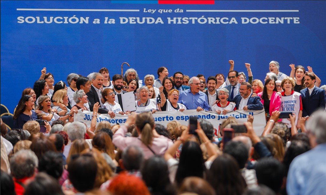 Promulgación de solución a la Deuda Histórica Docente.