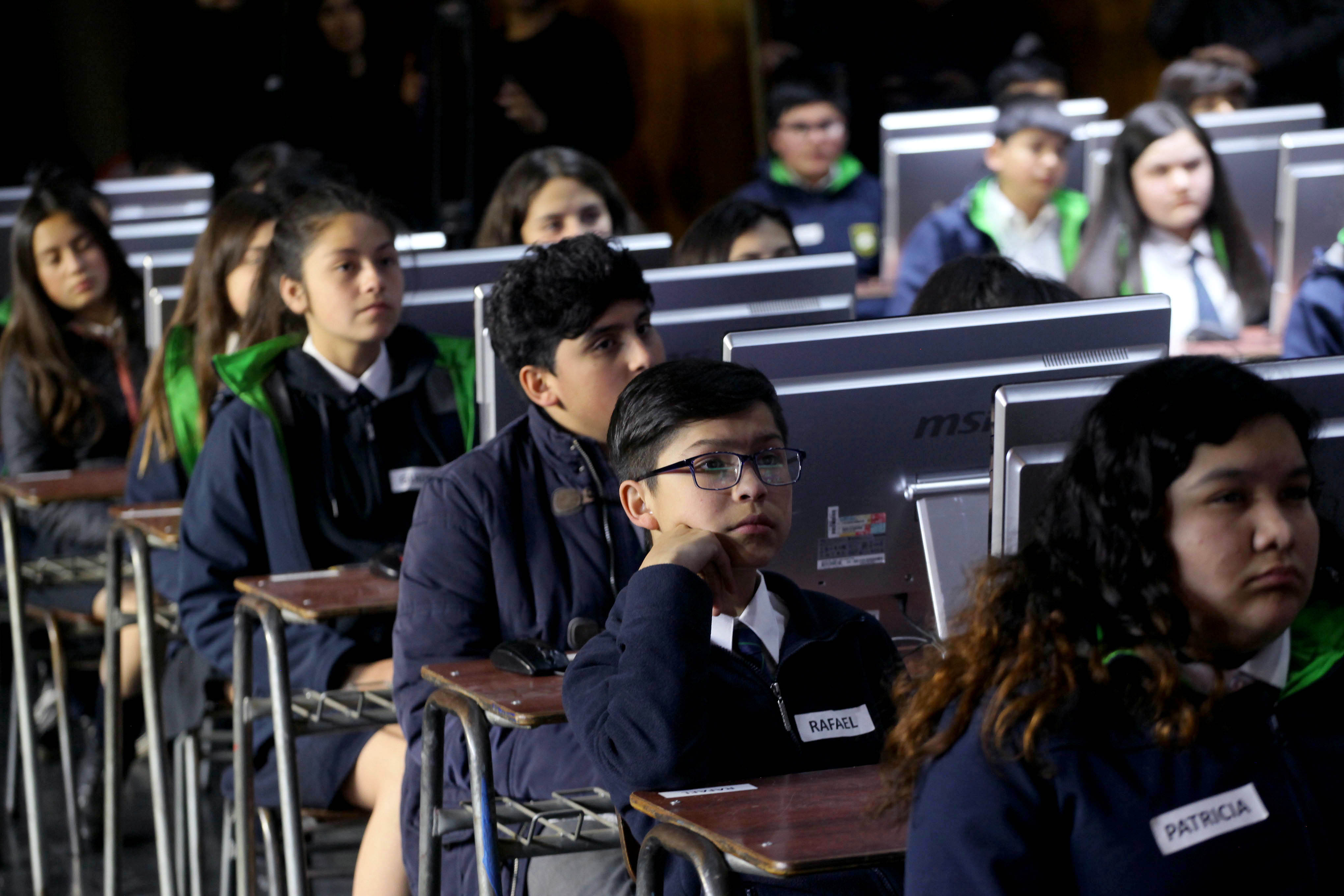 UCE realizó clase modelo de textos digitales escolares