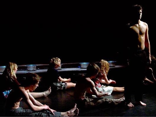 Escena de una obra de teatro Imagen portada