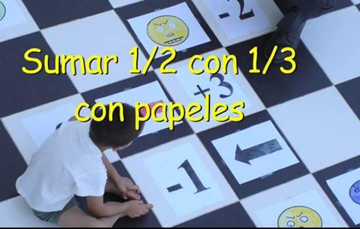 Sumar un medio y un tercio usando papel Imagen portada
