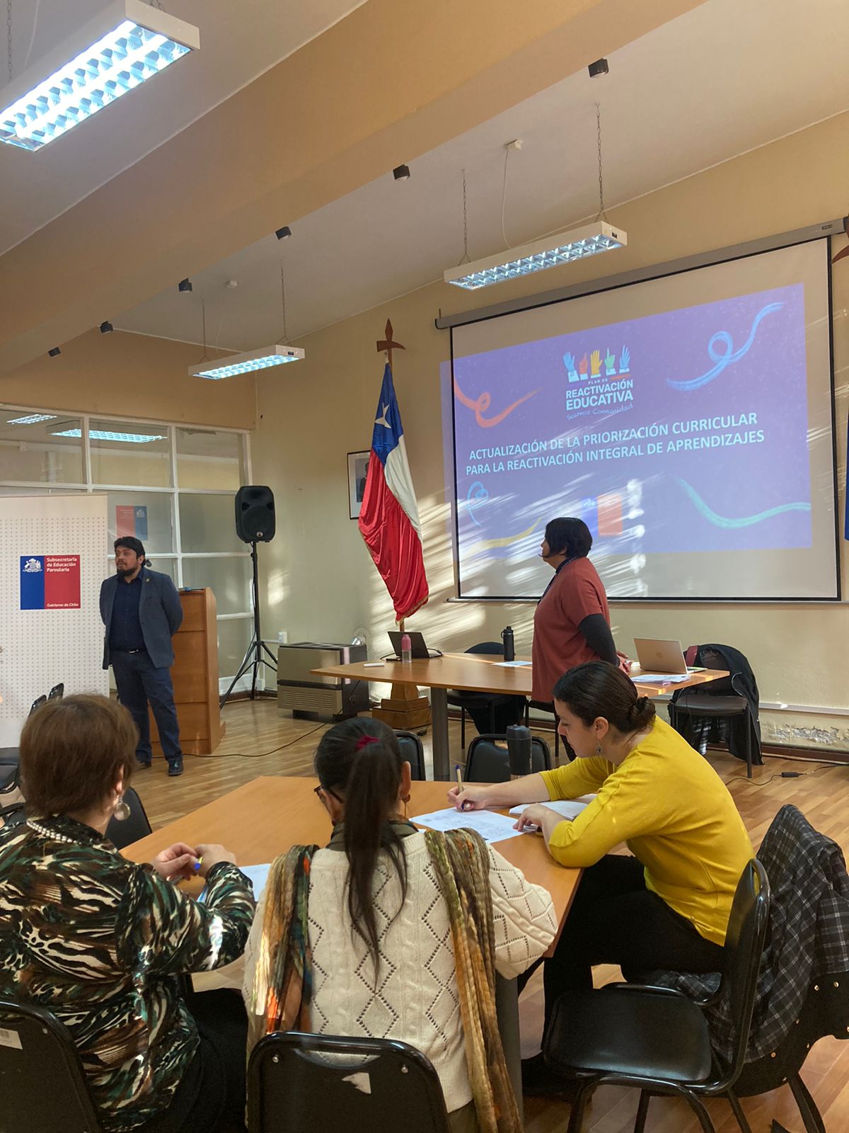 Taller junto a docentes 2.jpeg