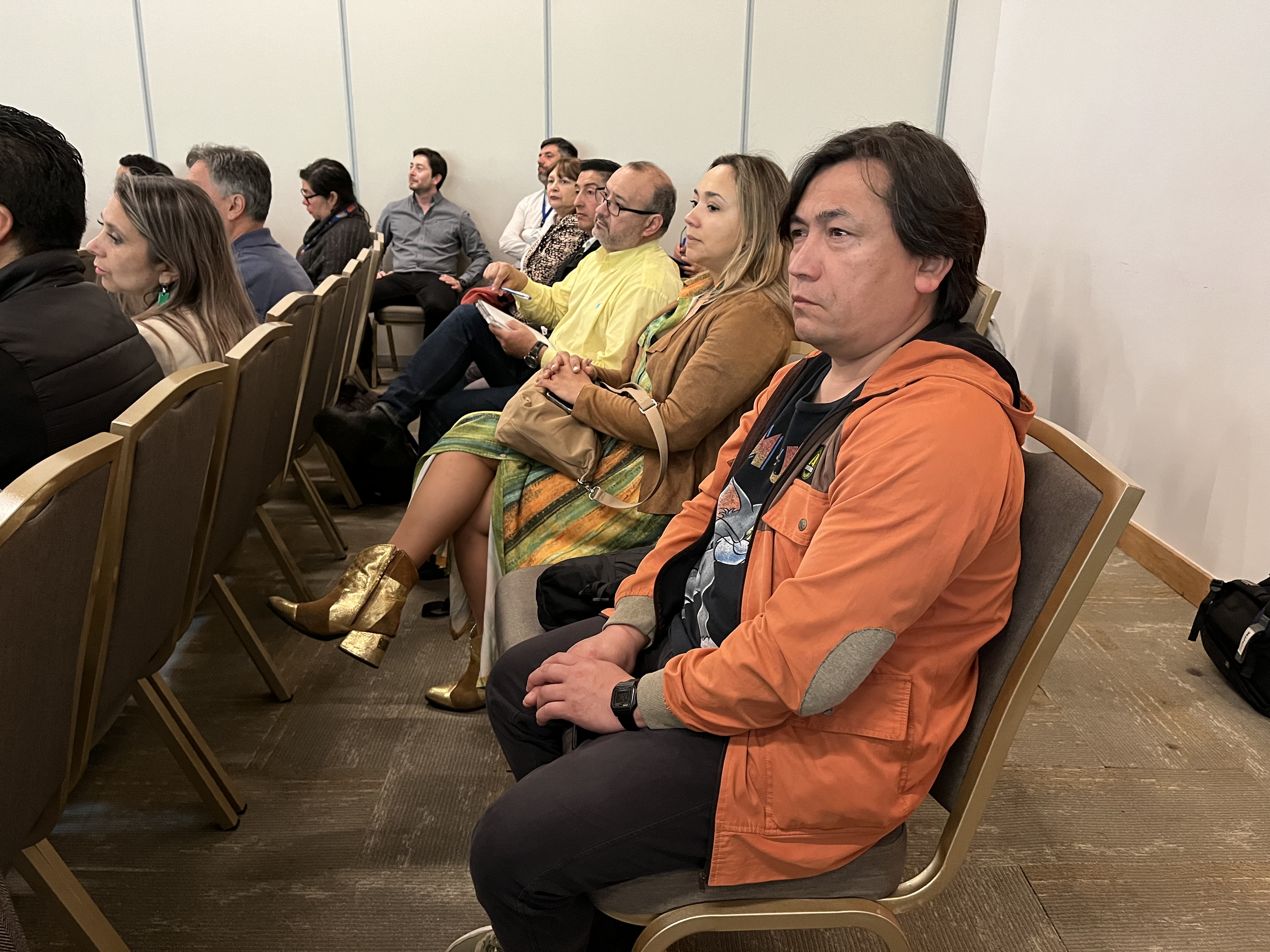 Coordinadora nacional representa al Mineduc en la Feria Internacional del Libro de Santiago 2023