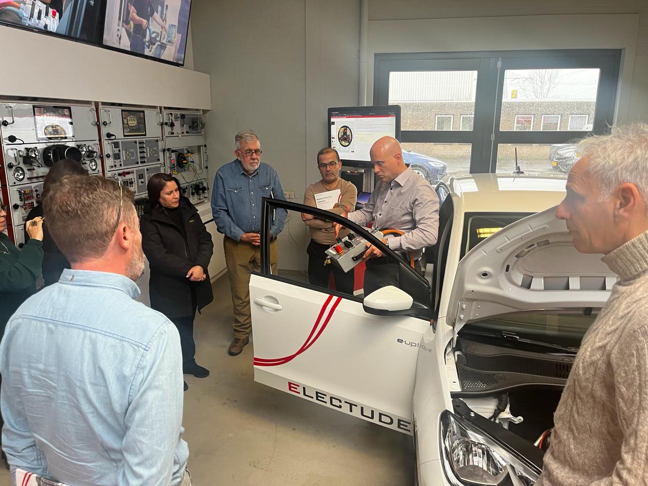 Electude.jpeg Electude.jpeg