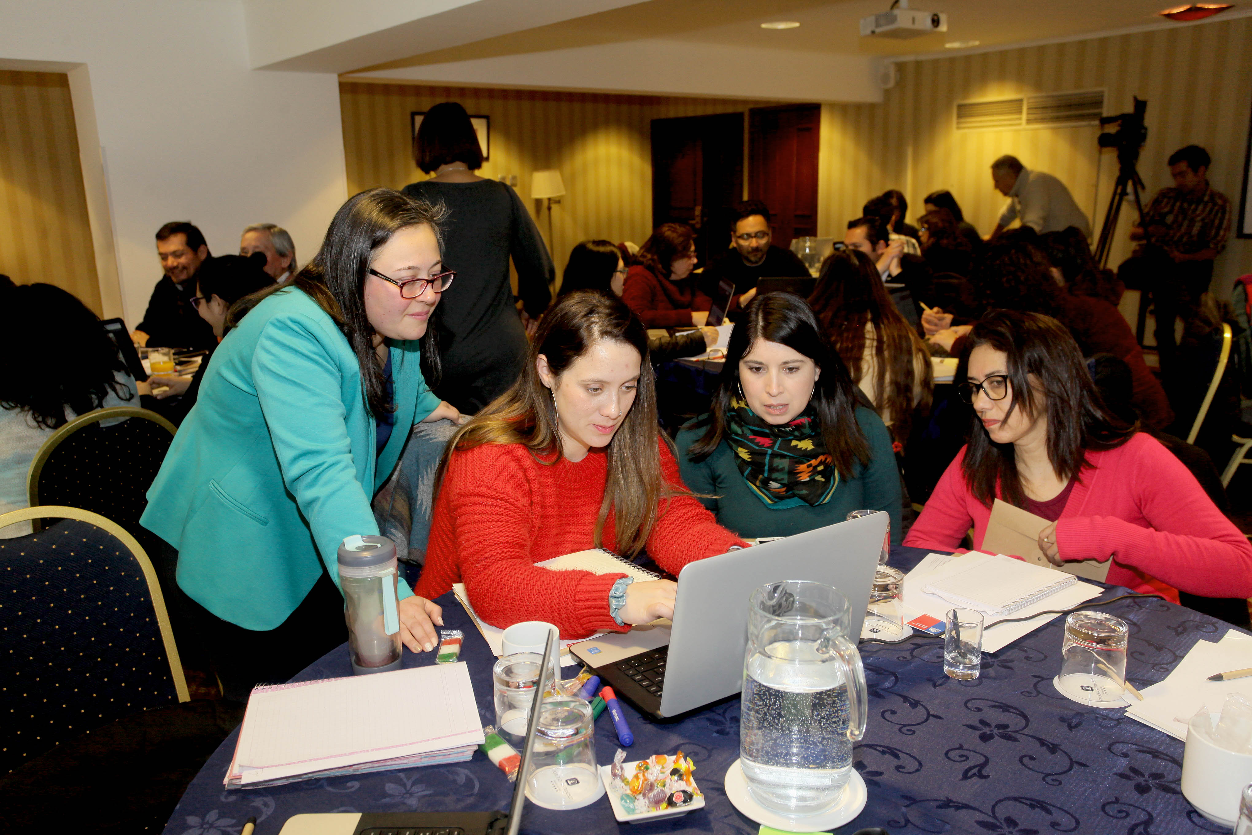 trabajo profesores piloto techbook