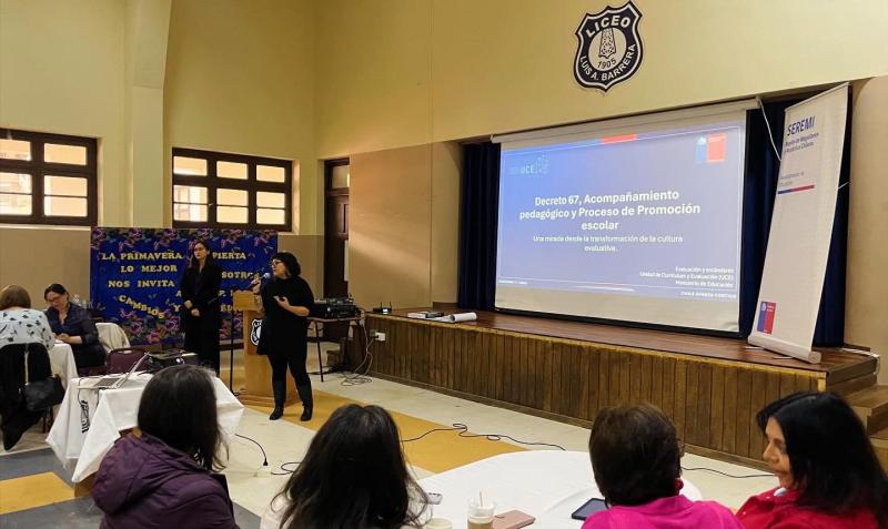 La UCE lleva el Decreto 67 a las comunidades educativas de Magallanes